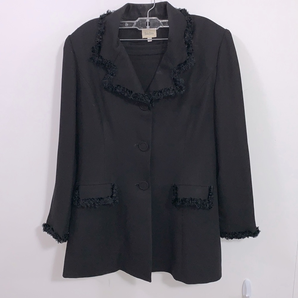Neiman Marcus Suit w/trim, pencil skirt, great condition Sz 12 *Just dry cleaned